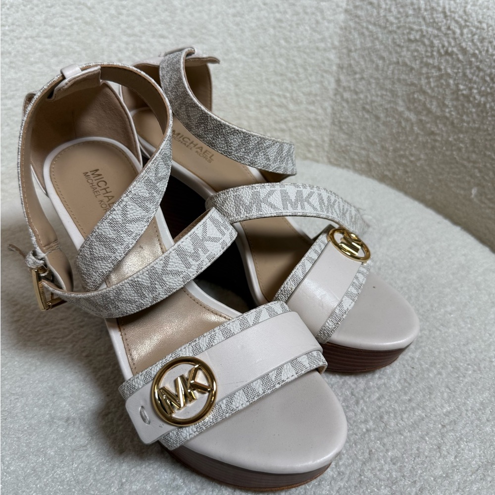 Michael Kors Cream and Gold Sandals with MK Logo